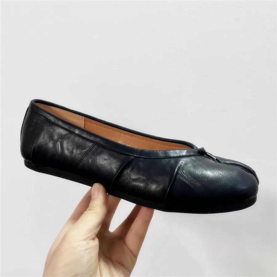 Leather ballerina shoes