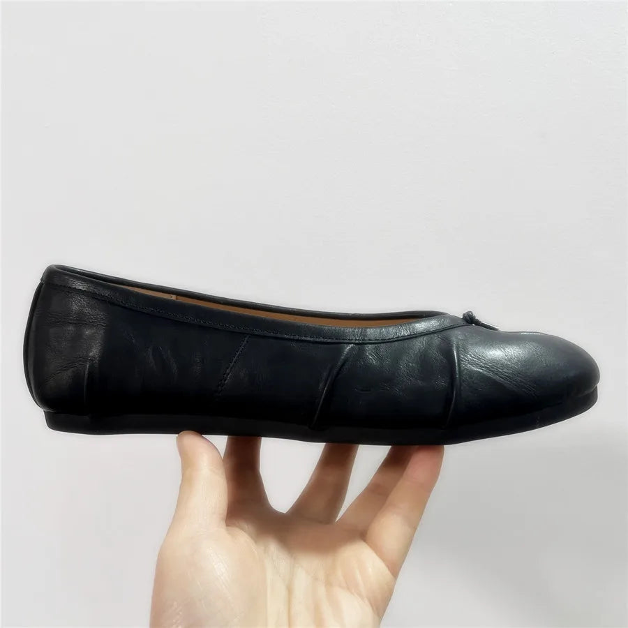 Leather ballerina shoes