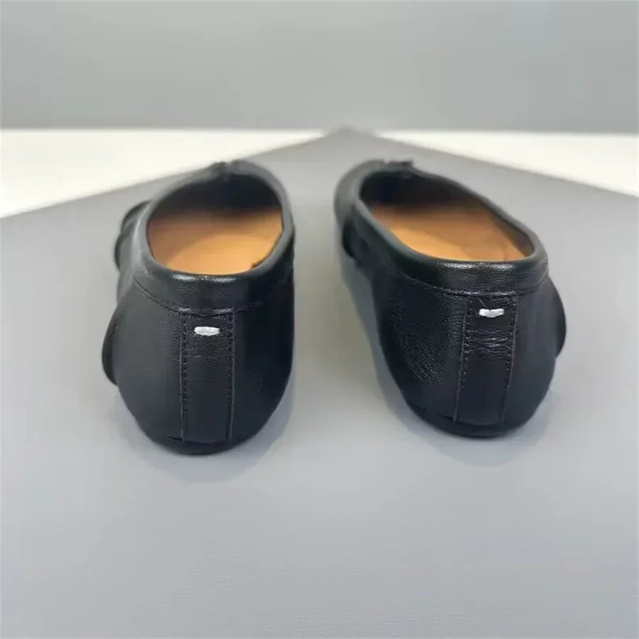 Leather ballerina shoes