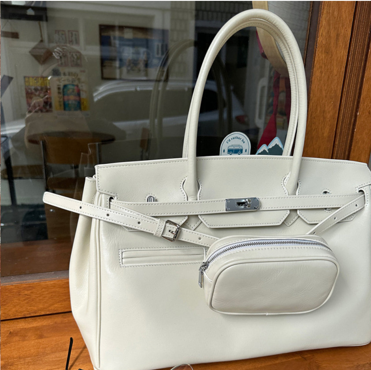 Large convertible tote