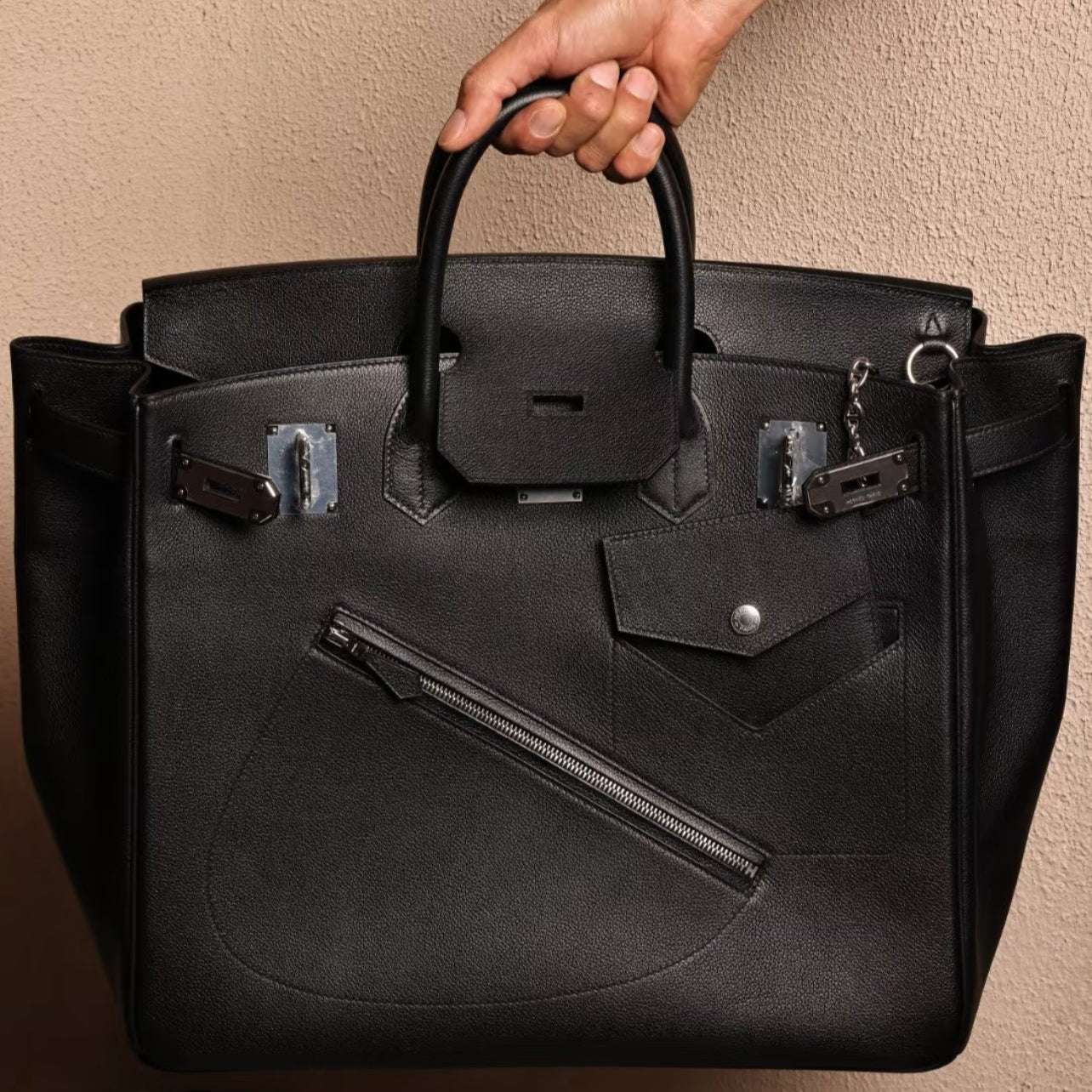 Travel-Ready tote