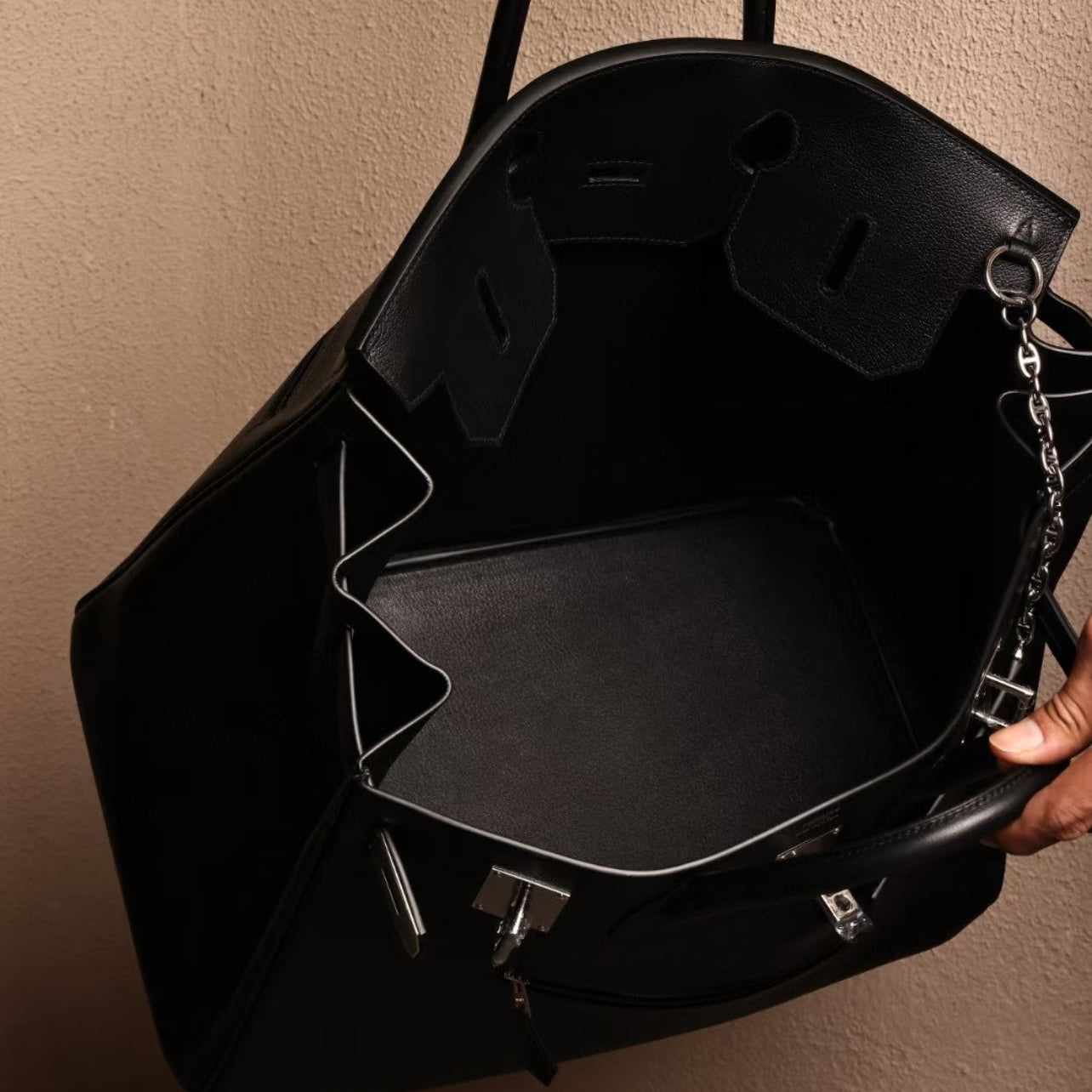 Travel-Ready tote