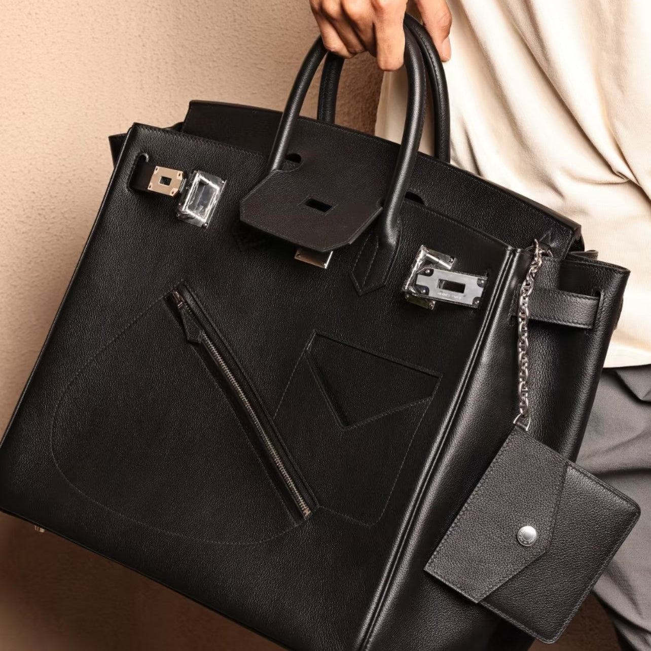 Travel-Ready tote