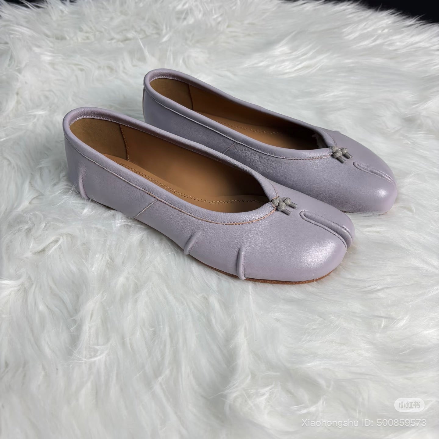 Leather ballerina shoes