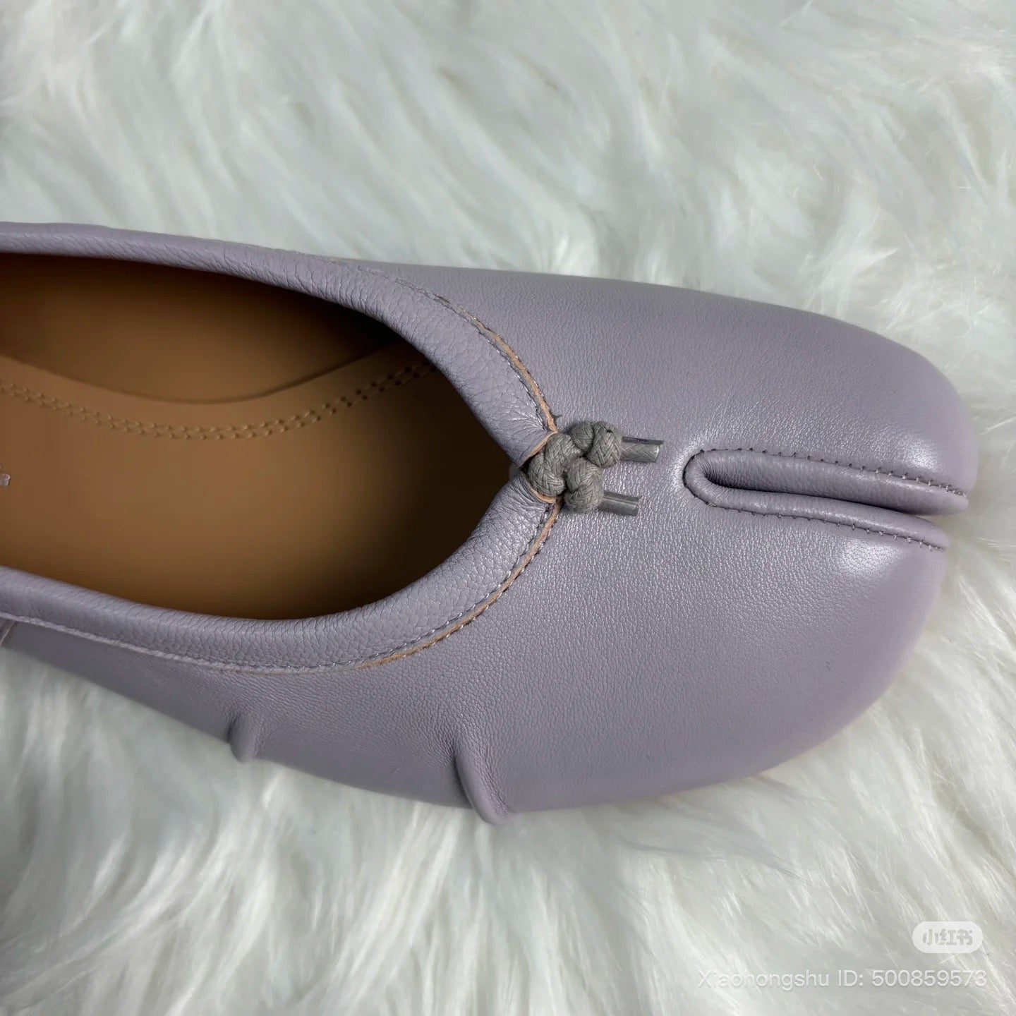 Leather ballerina shoes