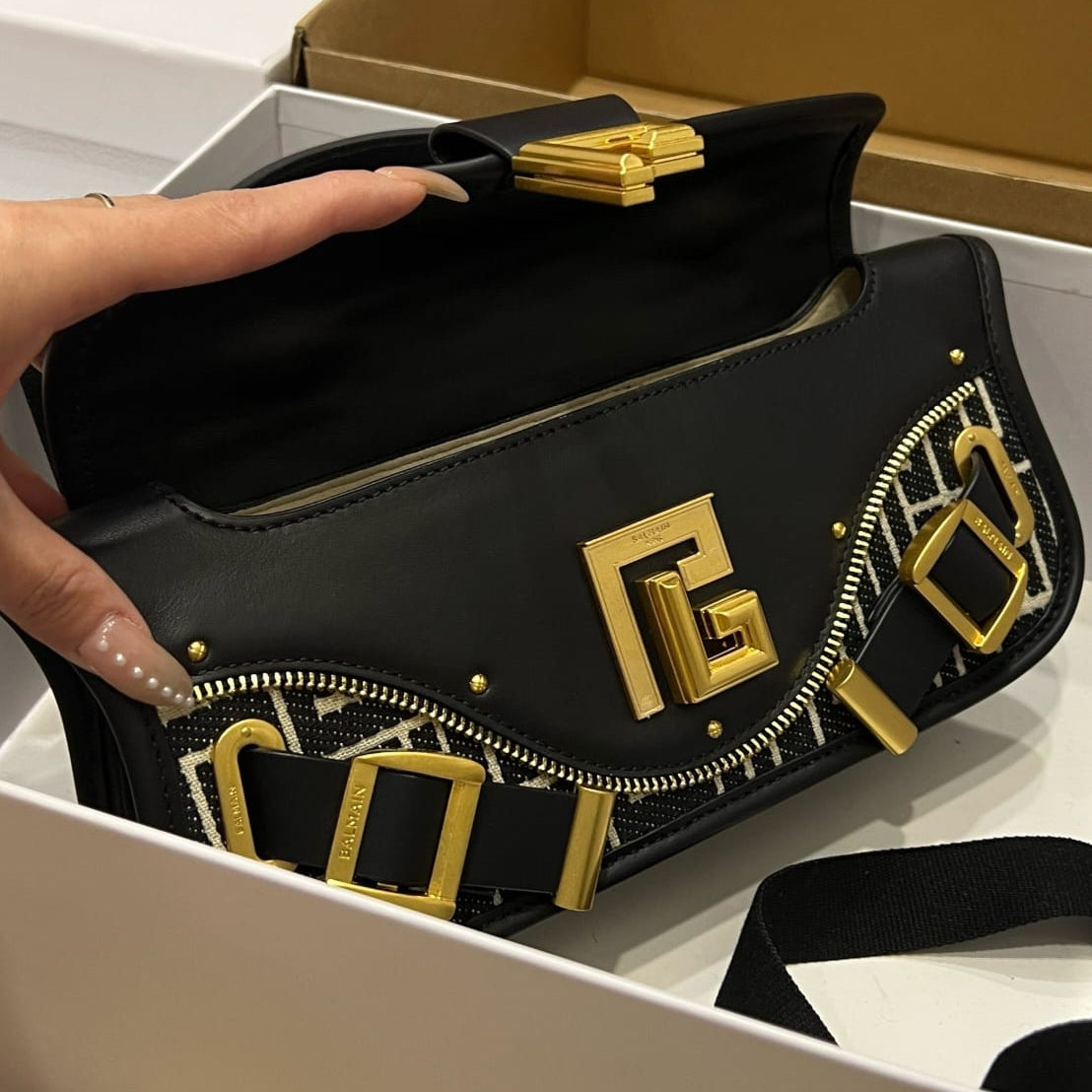 B‑Buzz Mini Leather Bag