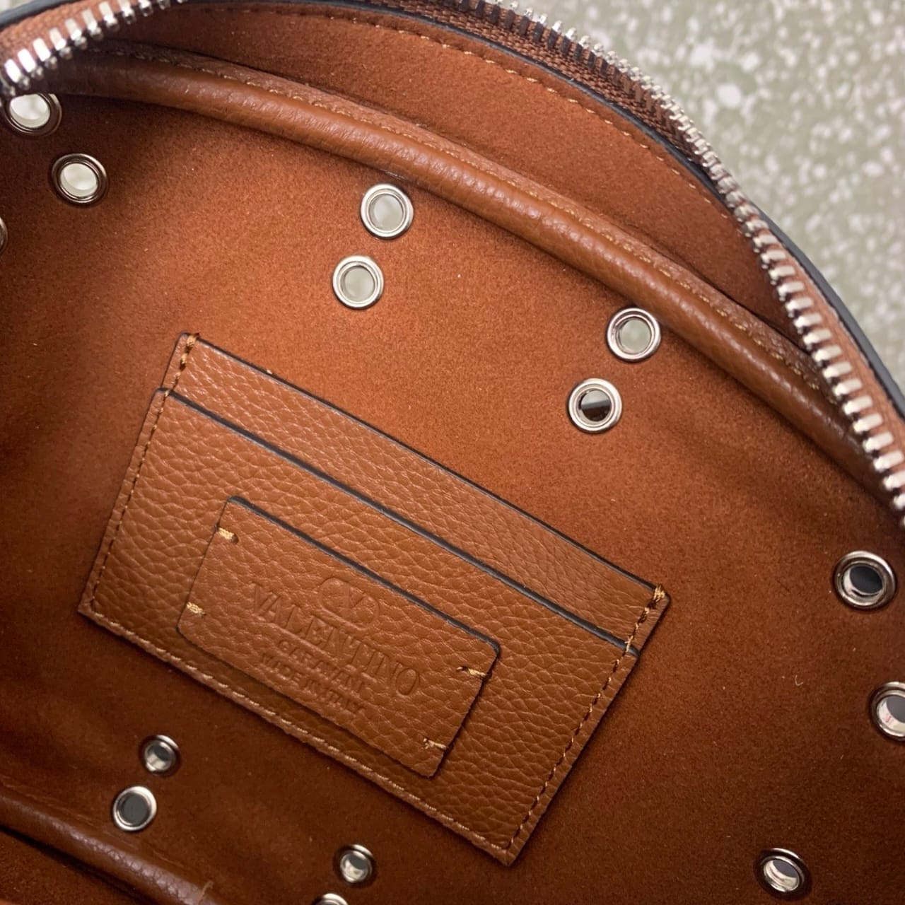 V Alltime Mini Leather Camera Bag