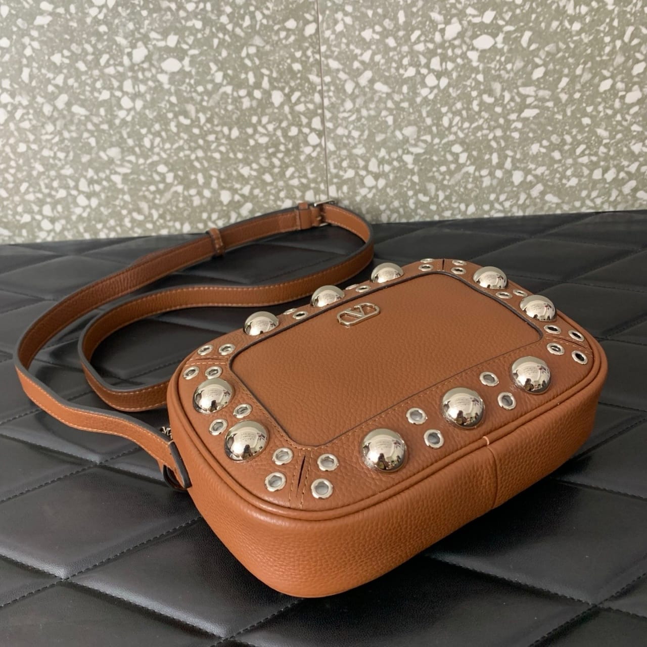 V Alltime Mini Leather Camera Bag