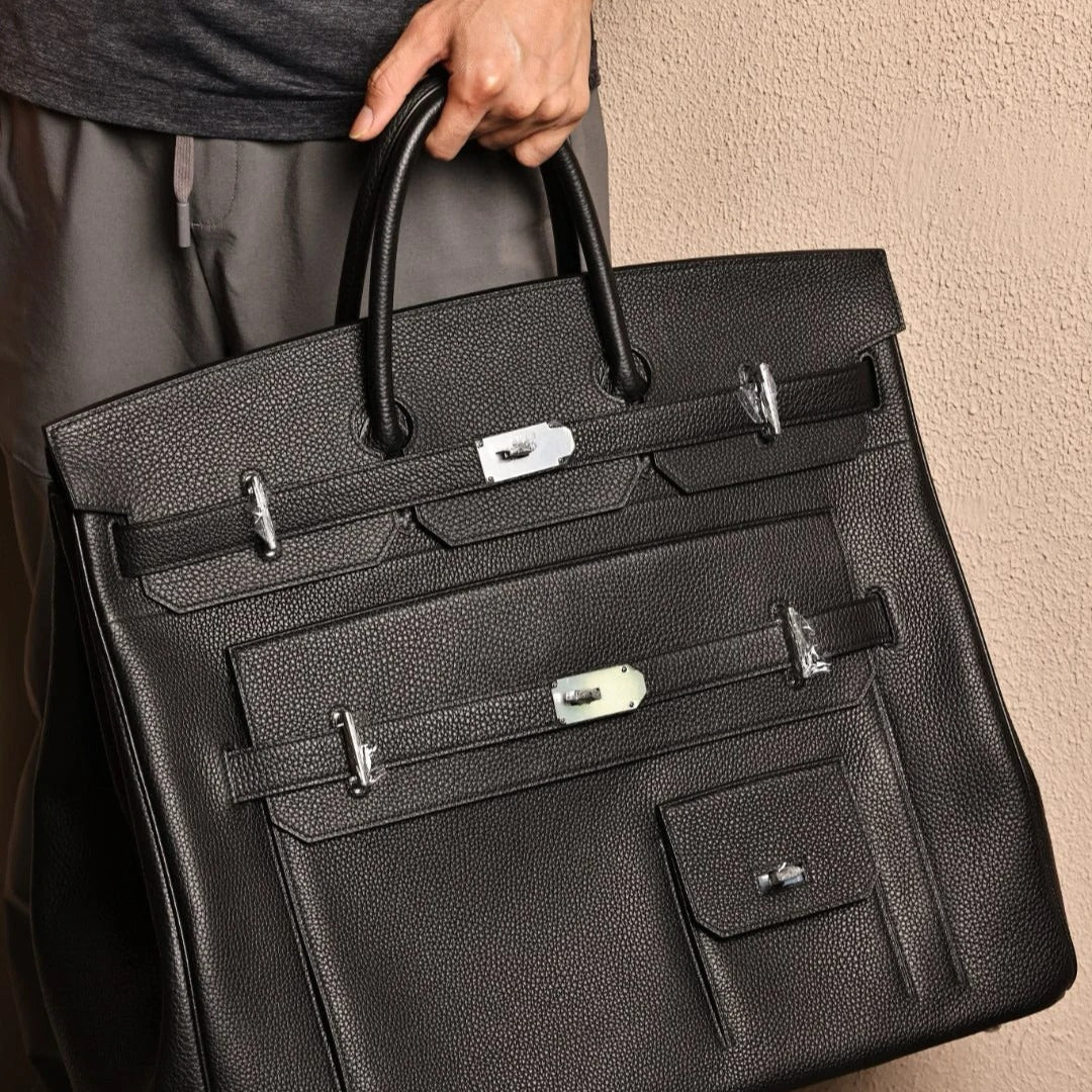 Weekender leather bag